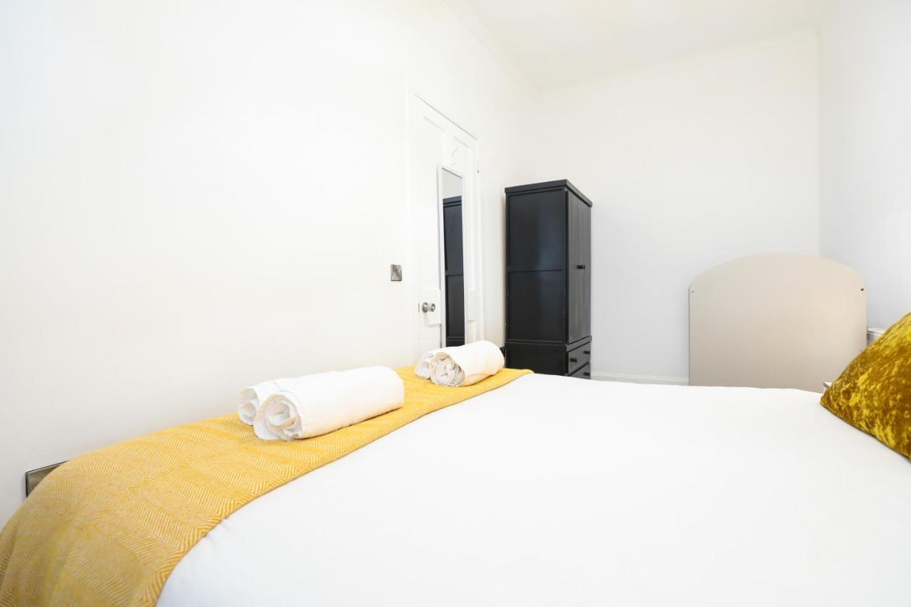 Stunning Modern 3 Bedroom Apartment Edinburgh Ngoại thất bức ảnh