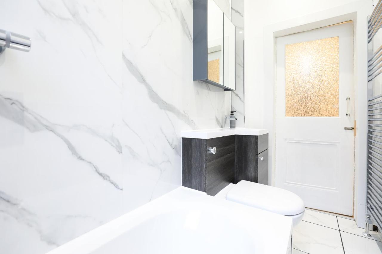 Stunning Modern 3 Bedroom Apartment Edinburgh Ngoại thất bức ảnh
