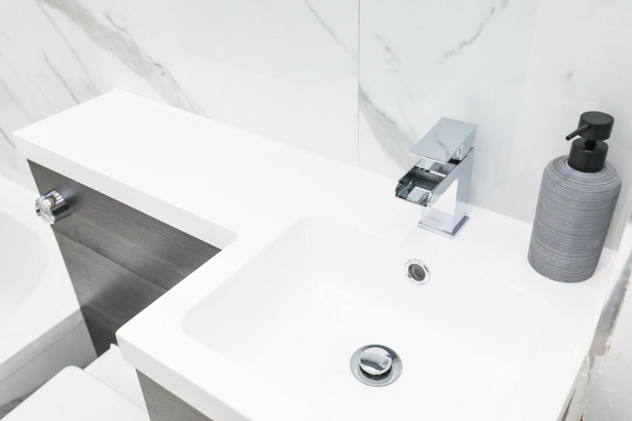 Stunning Modern 3 Bedroom Apartment Edinburgh Ngoại thất bức ảnh
